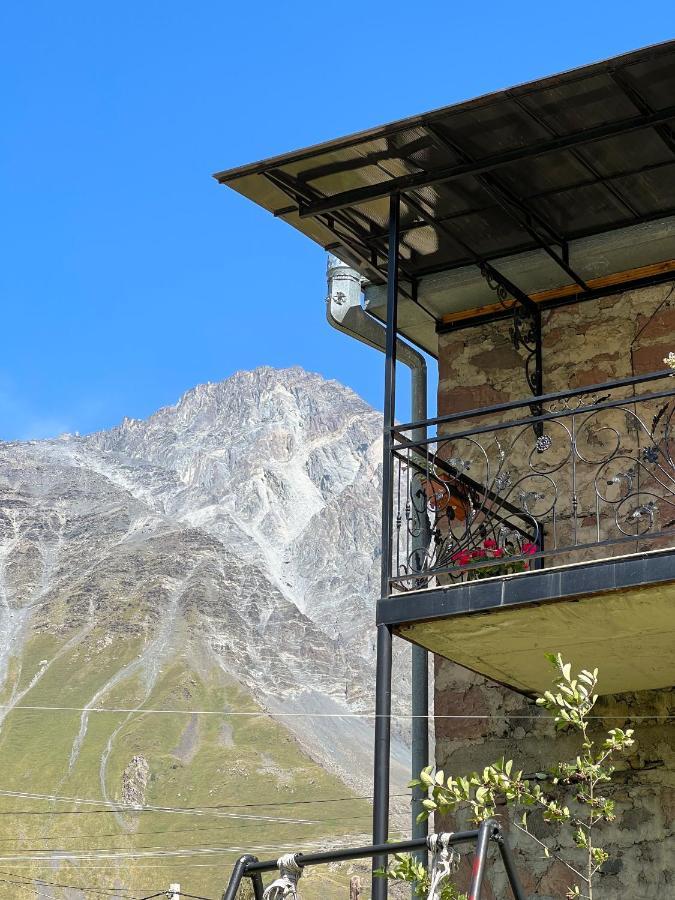 Ia'S Guest House Kazbegi Esterno foto