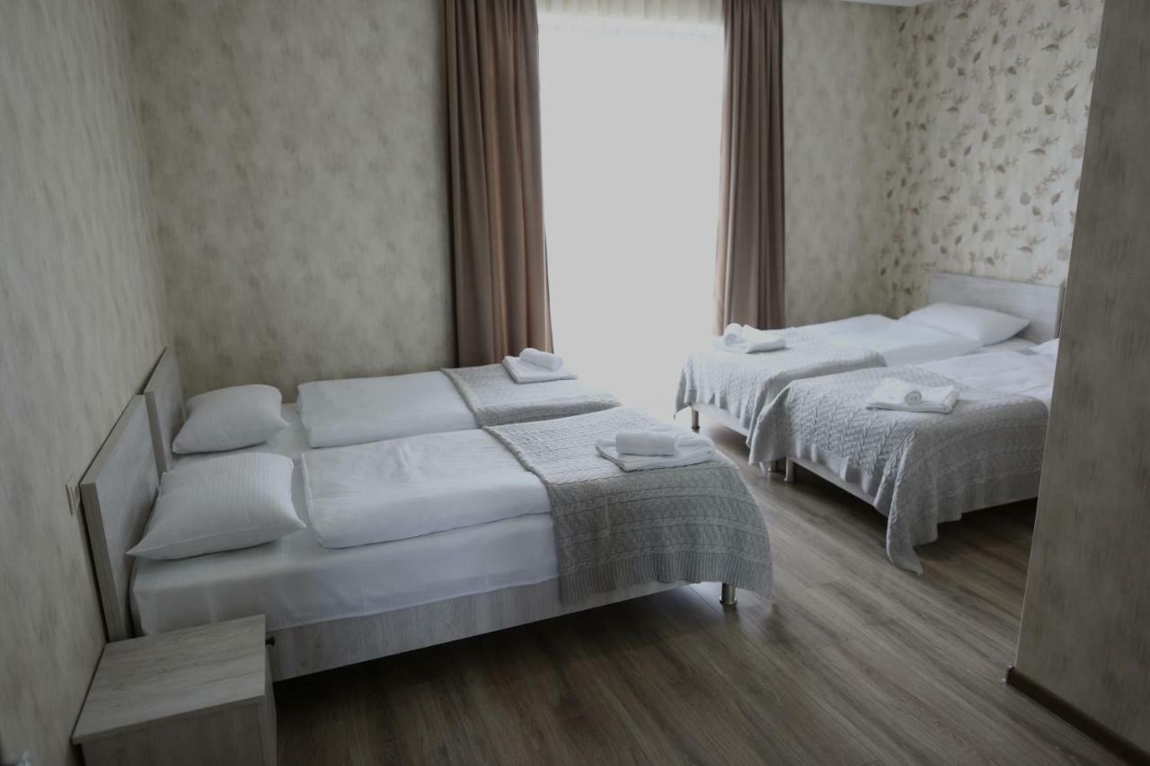 Ia'S Guest House Kazbegi Esterno foto