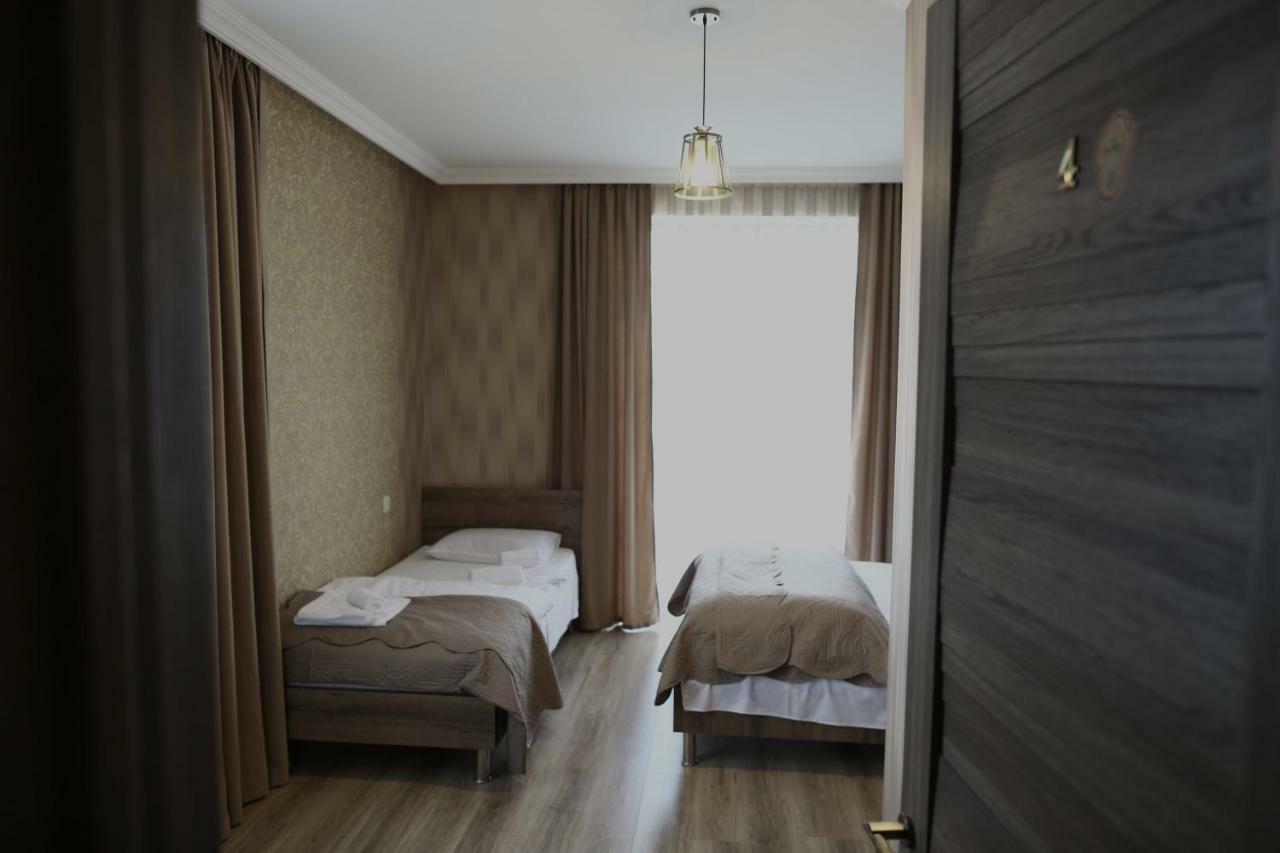 Ia'S Guest House Kazbegi Esterno foto